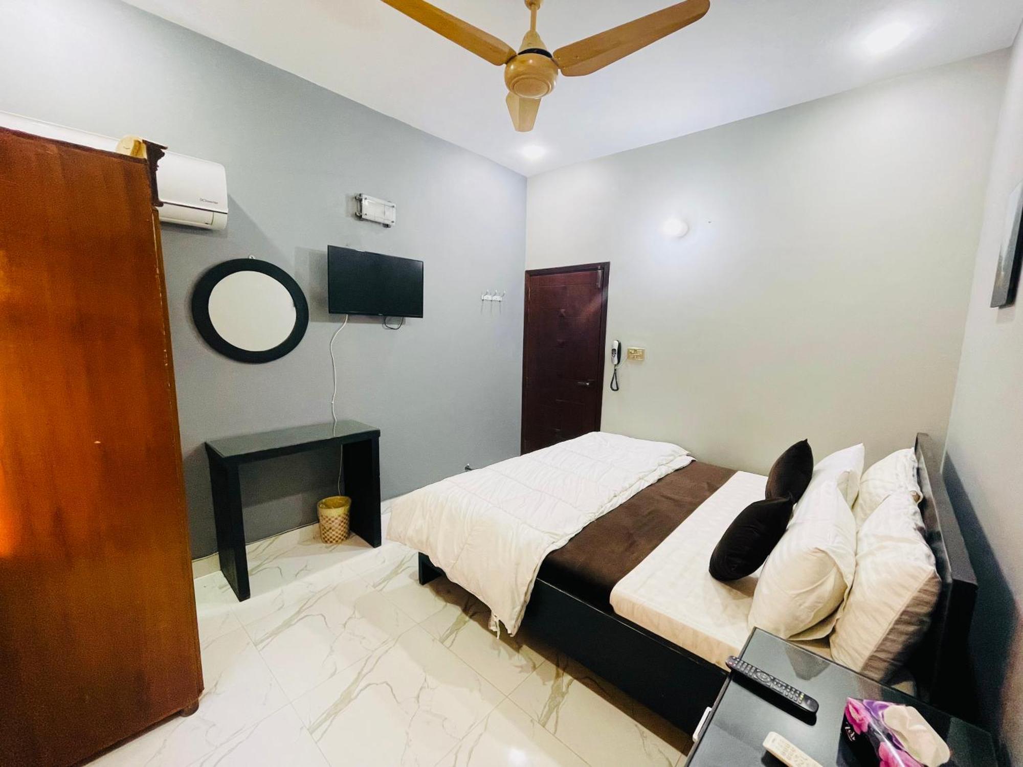 Karachi Inn Экстерьер фото