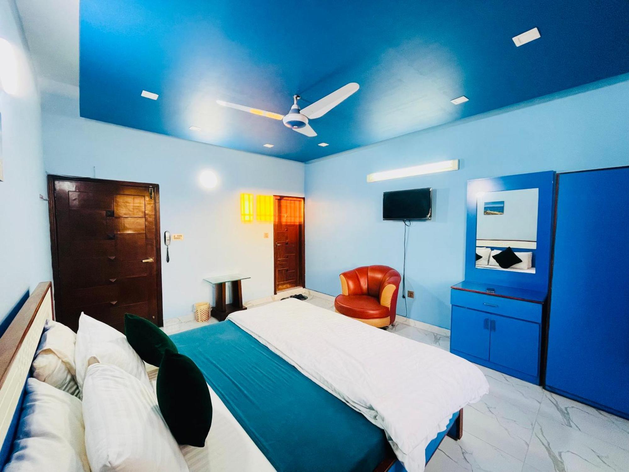 Karachi Inn Экстерьер фото
